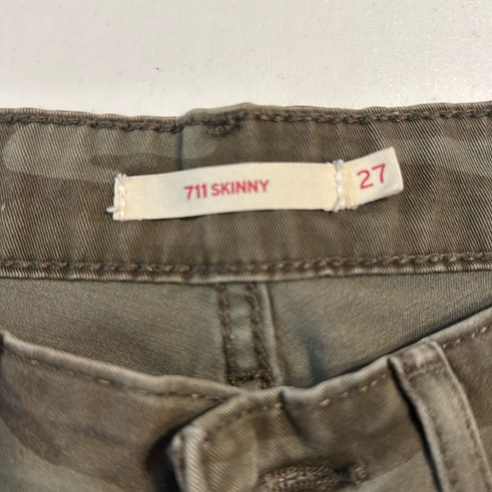 Levi's 711 Skinny Jeans in Camo